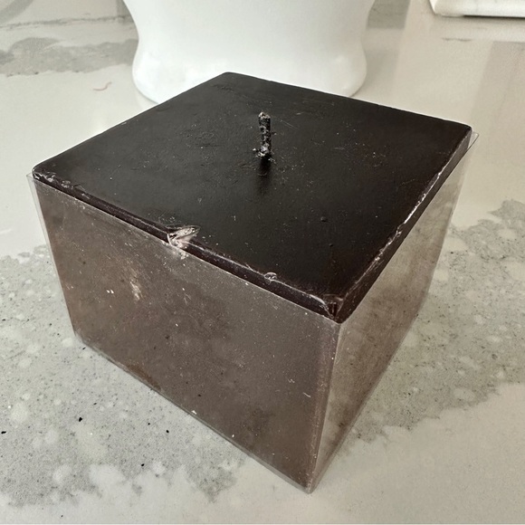 Donna Karan Black Cashmere Square Candle - Picture 13 of 14